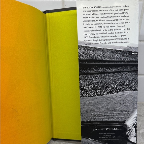 Elton John Autobiography « Me Elton » Hardcover Book. Like new! - Picture 6 of 6